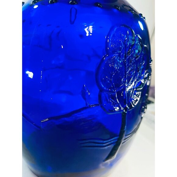 Vtg Italian Embossed Cobalt Blue Glass Jar Hinged Lid Tells a story of a farmer - Picture 5 of 10